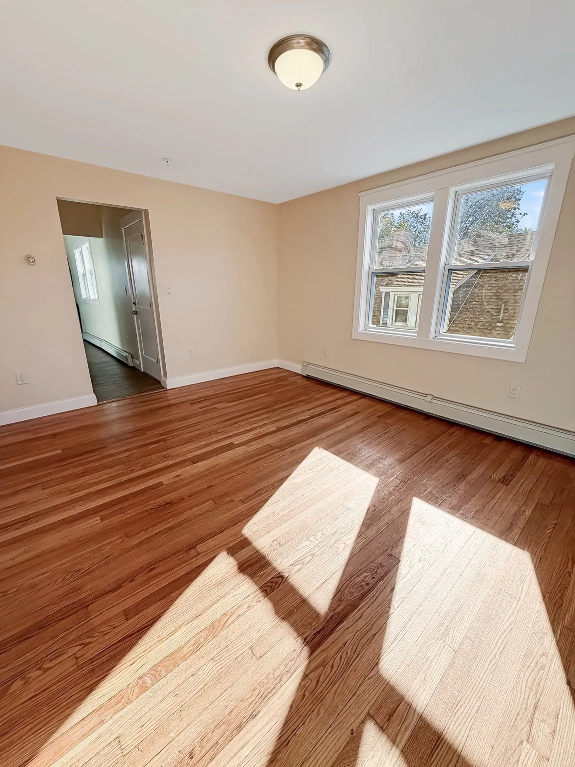 3 bed, 1 bath apartment for rent at 77 Chestnut St Unit 2, Lynn — photo 4 of 10