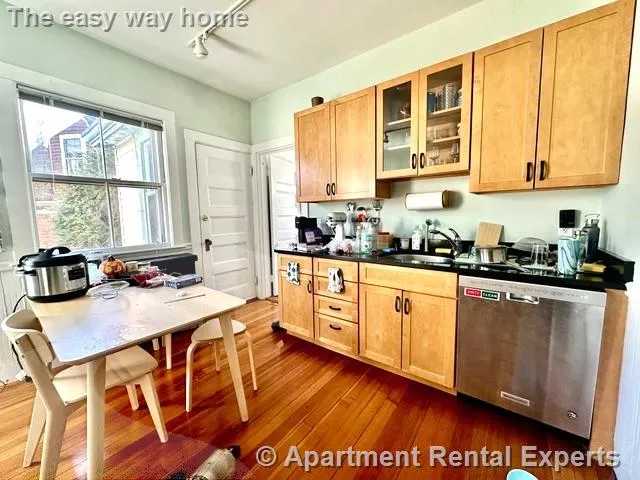 3 bed, 1 bath apartment for rent at 77 College Ave Unit 1, Davis Square