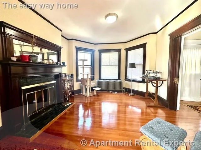3 bed, 1 bath apartment for rent at 77 College Ave Unit 1, Davis Square — photo 4 of 8