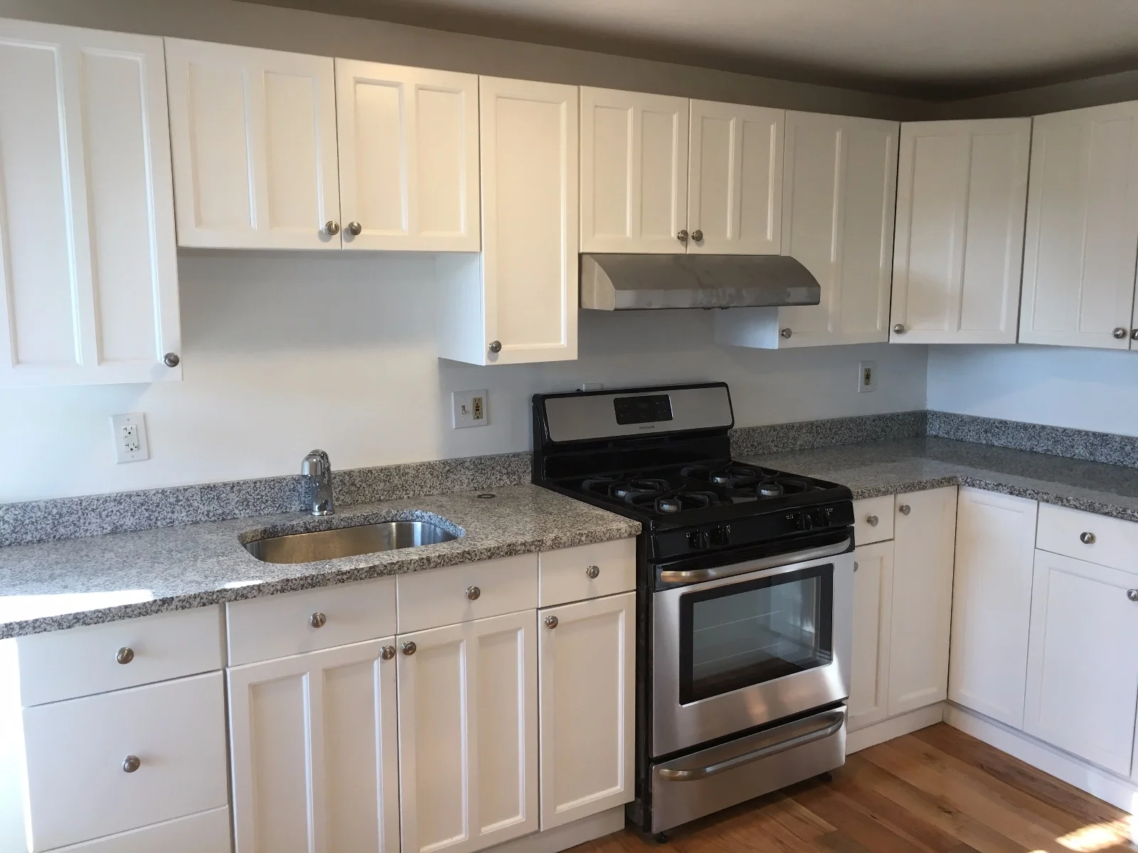 3 bed, 1 bath apartment for rent at 77 Division St Unit 3, Chelsea — photo 1 of 10