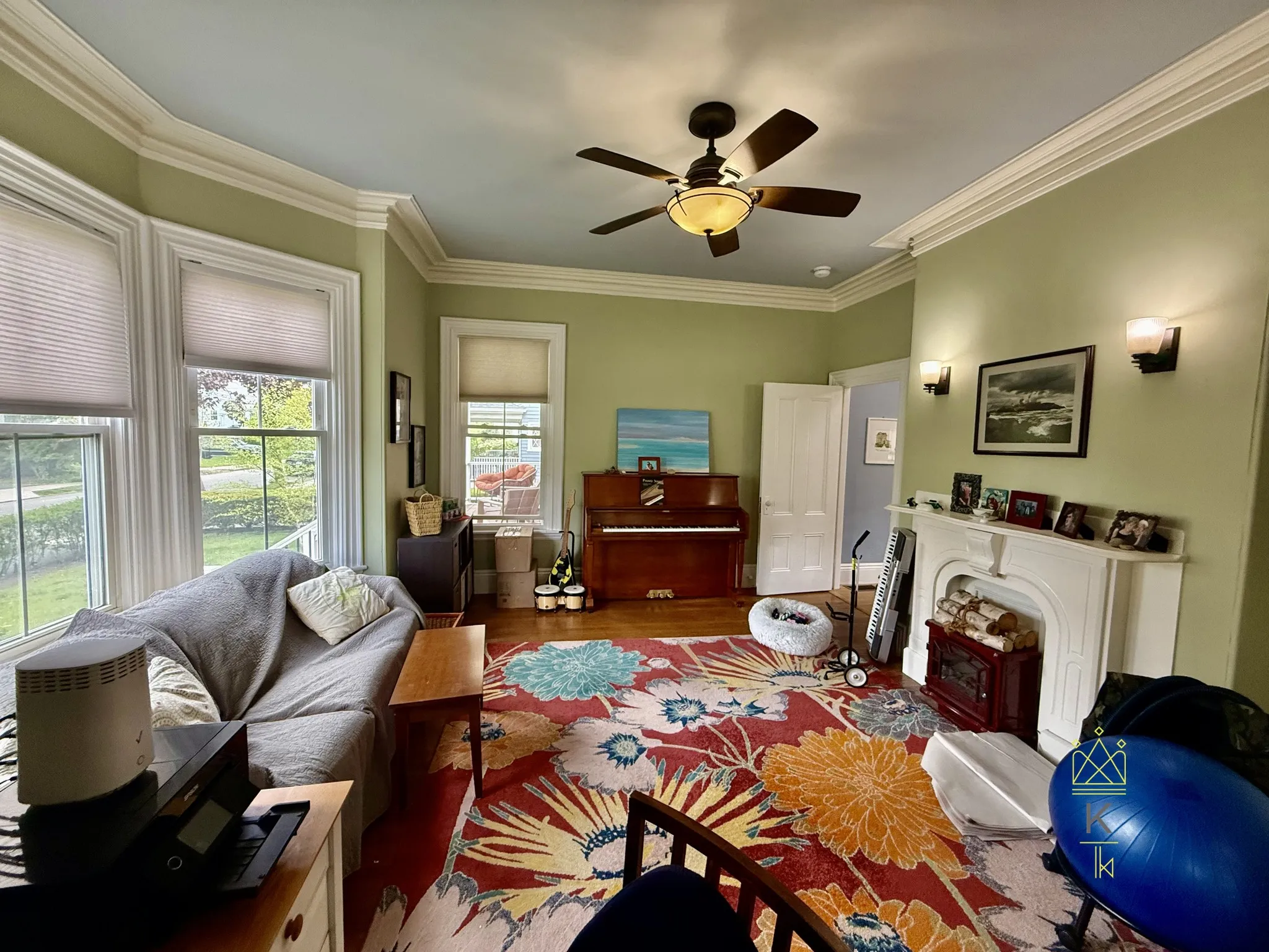 2 bed, 1 bath apartment for rent at 77 Fair Oaks Ave Unit 1, Nonantum — photo 3 of 13