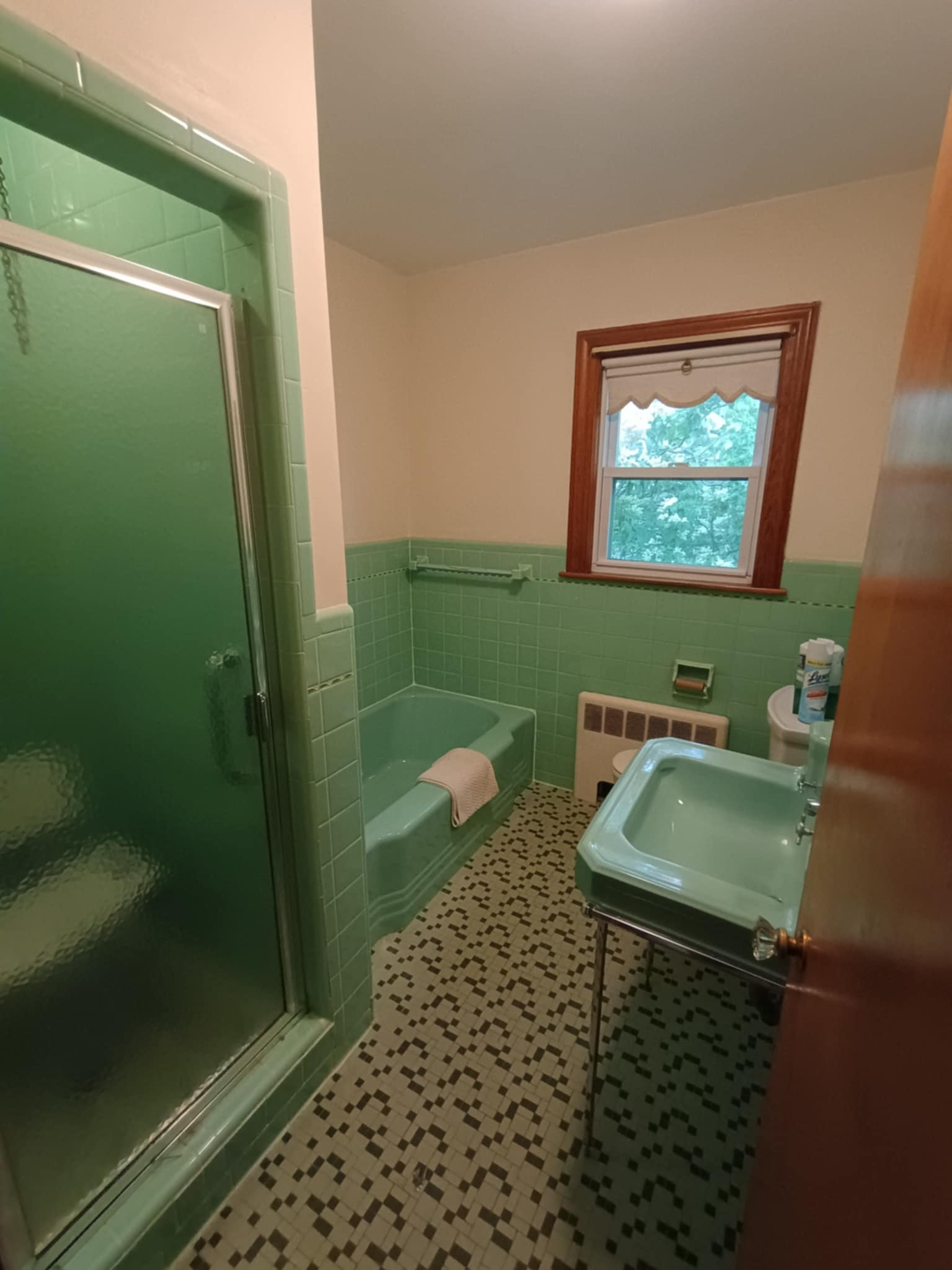 3 bed, 1 bath apartment for rent at 77 Forest St Unit H, Medford — photo 9 of 11