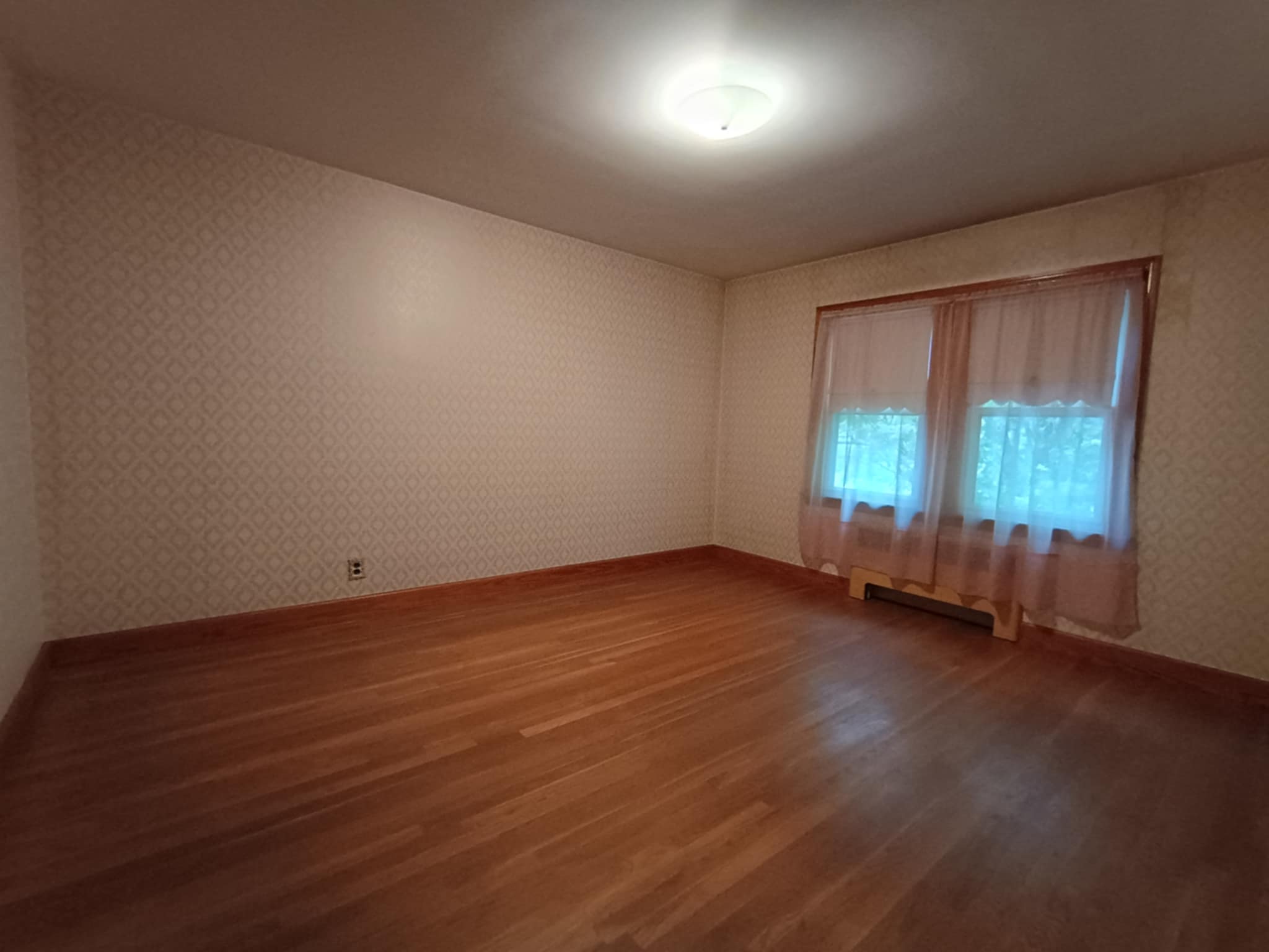 3 bed, 1 bath apartment for rent at 77 Forest St Unit H, Medford — photo 10 of 11