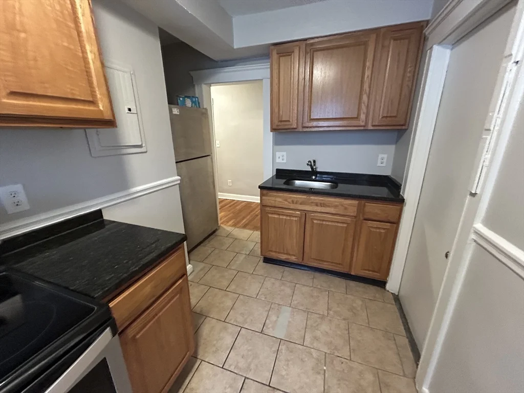1 bed, 1 bath apartment for rent at 77 Green St Unit 3, Lynn — photo 2 of 10