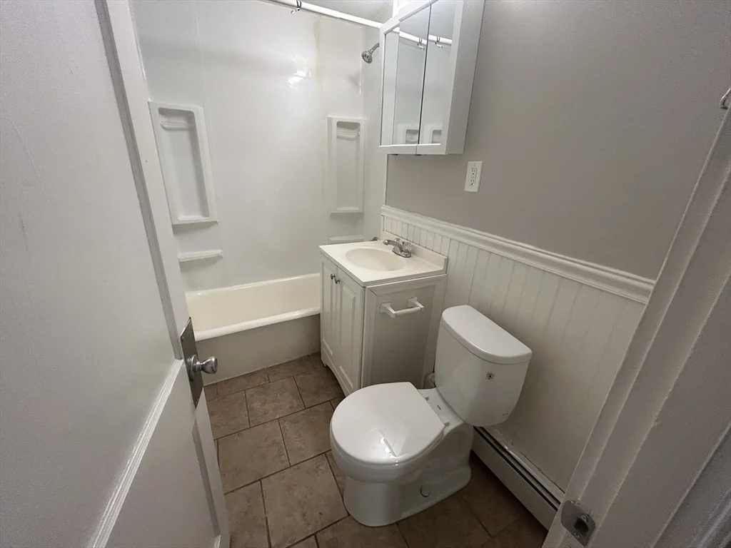 1 bed, 1 bath apartment for rent at 77 Green St Unit 3, Lynn — photo 10 of 10