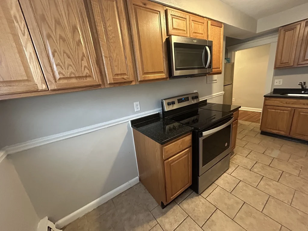 1 bed, 1 bath apartment for rent at 77 Green St Unit 3, Lynn — photo 3 of 10