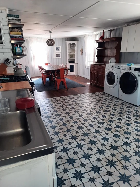 4 bed, 1 bath apartment for rent at 77 Gurnet Unit 77, Duxbury — photo 14 of 15