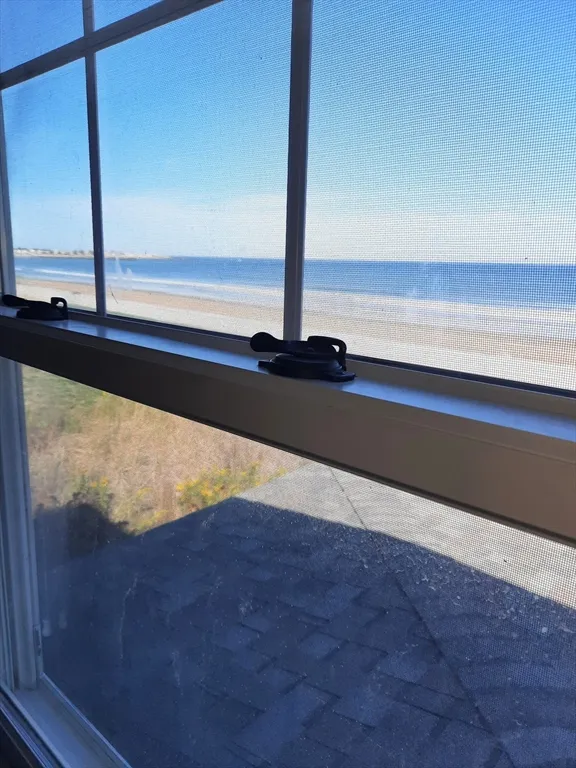 4 bed, 1 bath apartment for rent at 77 Gurnet Unit 77, Duxbury — photo 10 of 15
