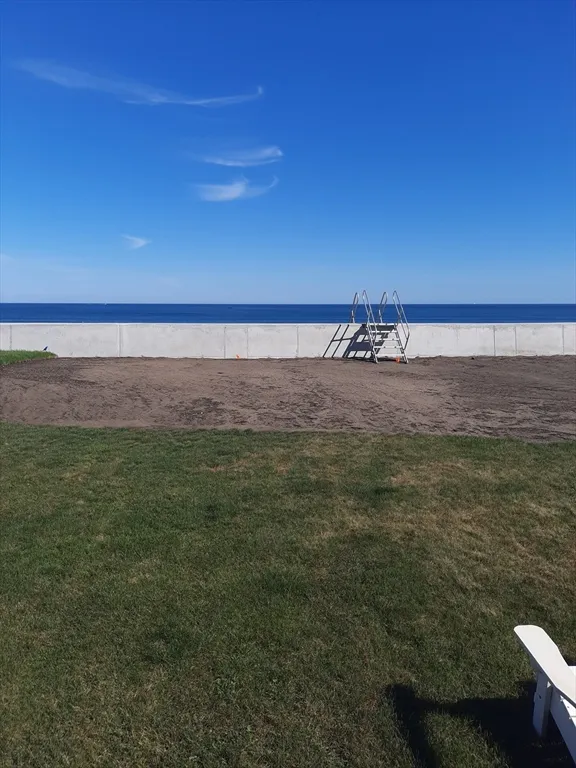4 bed, 1 bath apartment for rent at 77 Gurnet Unit 77, Duxbury — photo 5 of 15