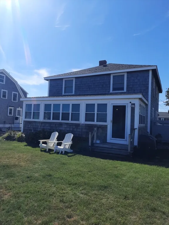 4 bed, 1 bath apartment for rent at 77 Gurnet Unit 77, Duxbury — photo 6 of 15