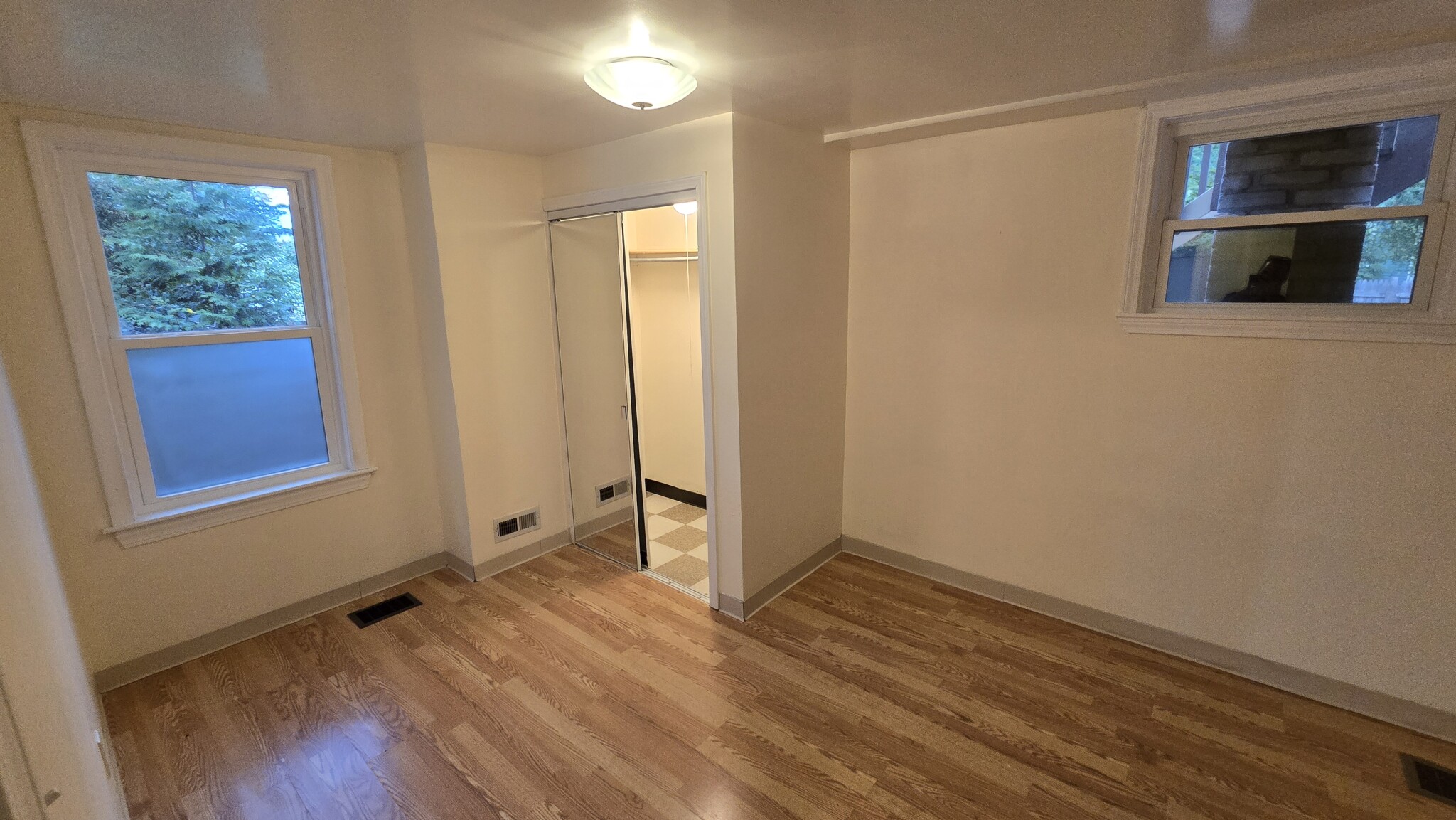 3 bed, 2 bath apartment for rent at 77 Hartford St Unit 1, Newton Highlands — photo 10 of 13