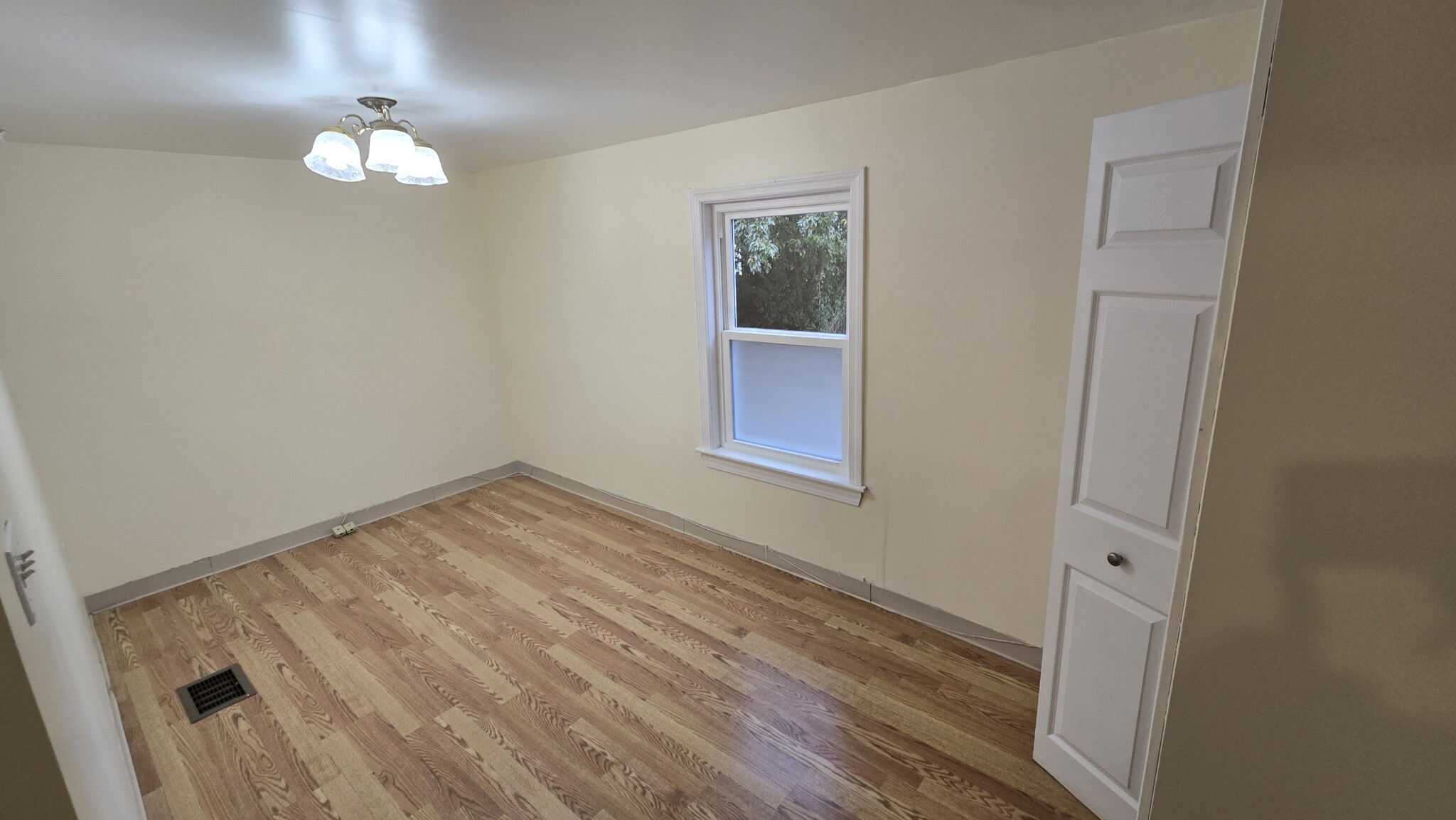 3 bed, 2 bath apartment for rent at 77 Hartford St Unit 1, Newton Highlands — photo 12 of 13