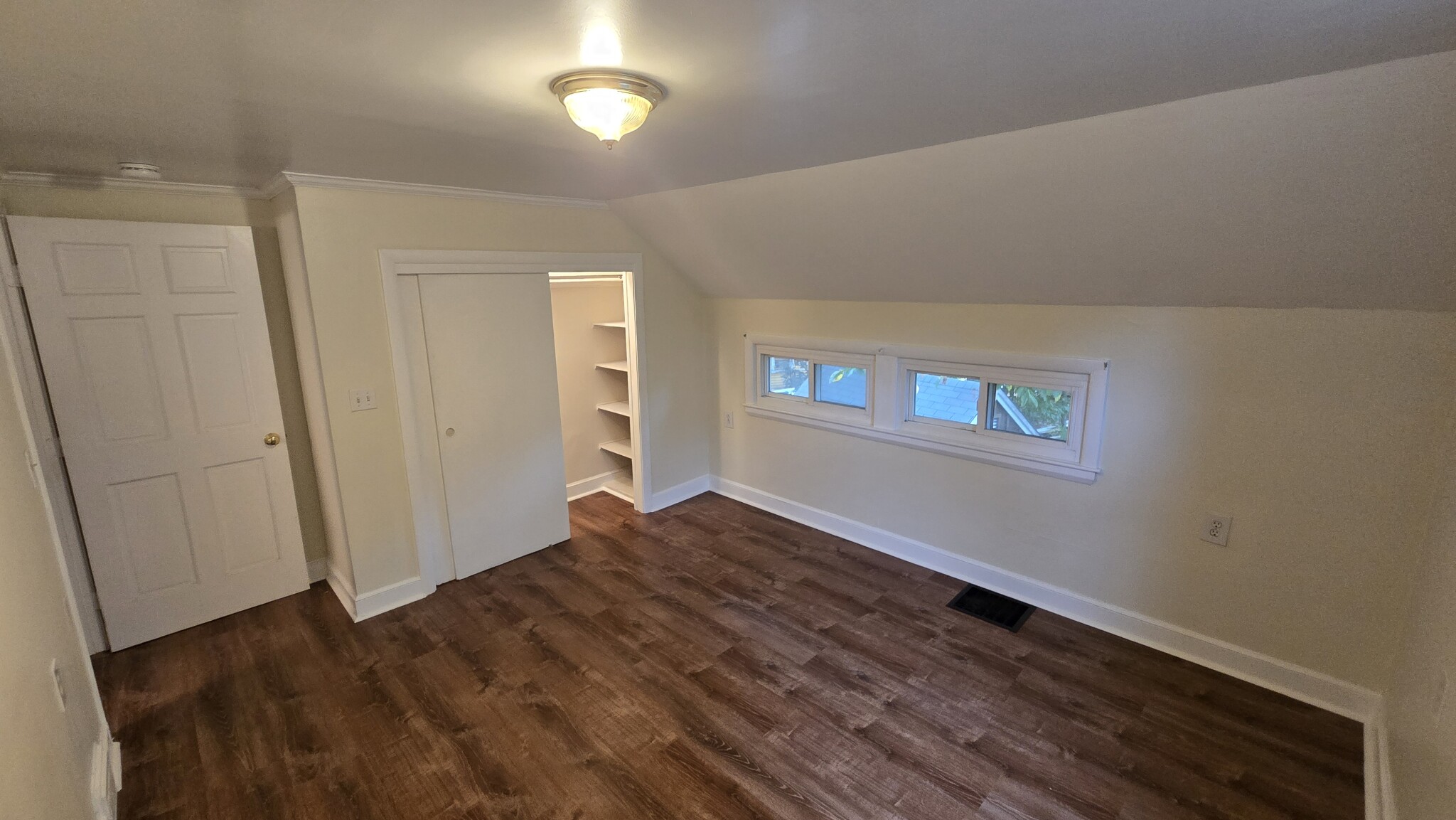 3 bed, 2 bath apartment for rent at 77 Hartford St Unit 1, Newton Highlands — photo 7 of 13