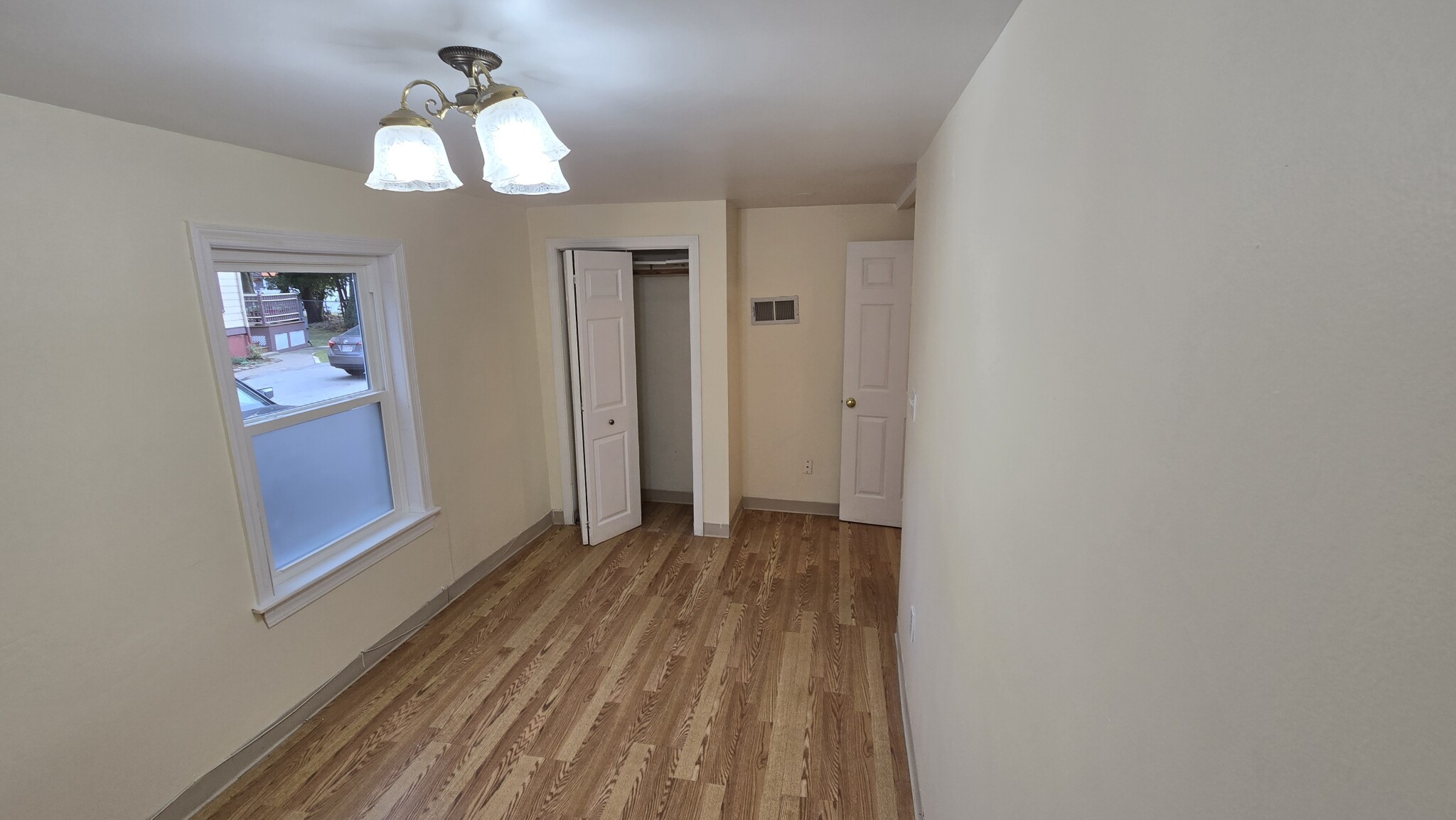 3 bed, 2 bath apartment for rent at 77 Hartford St Unit 1, Newton Highlands — photo 13 of 13