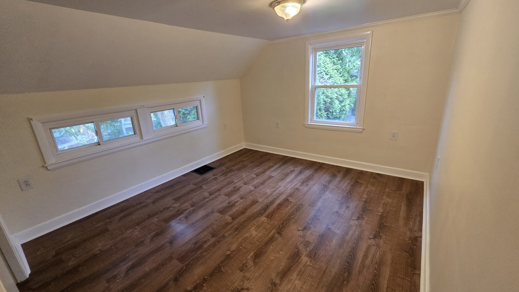 3 bed, 2 bath apartment for rent at 77 Hartford St Unit 1, Newton Highlands — photo 6 of 13