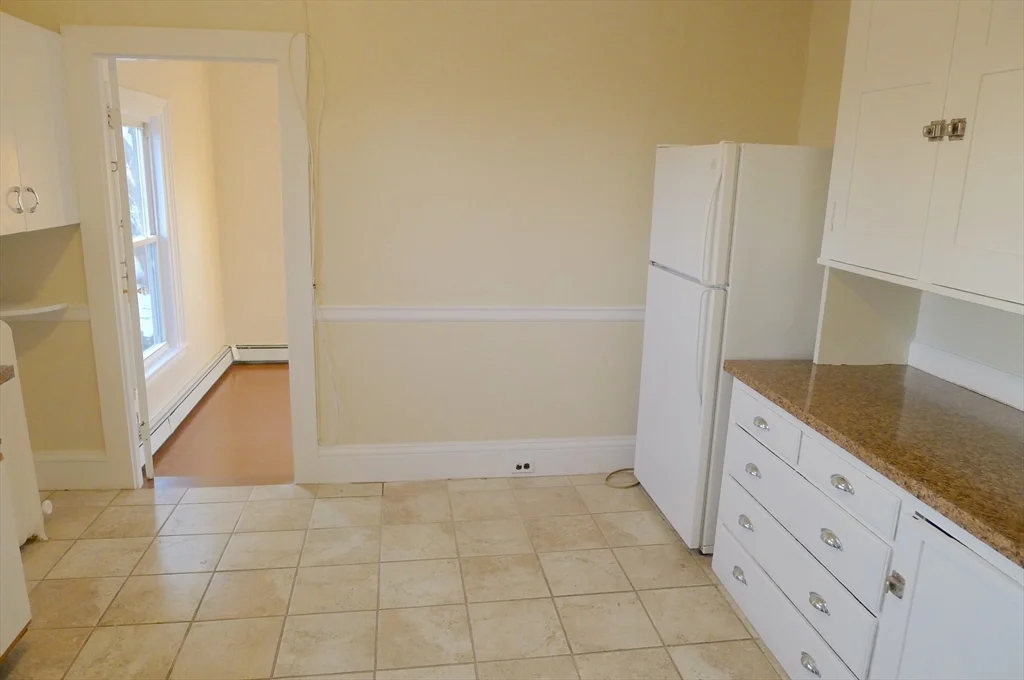 2 bed, 1 bath apartment for rent at 77 Hartford St Unit 2, Newton Highlands — photo 9 of 15
