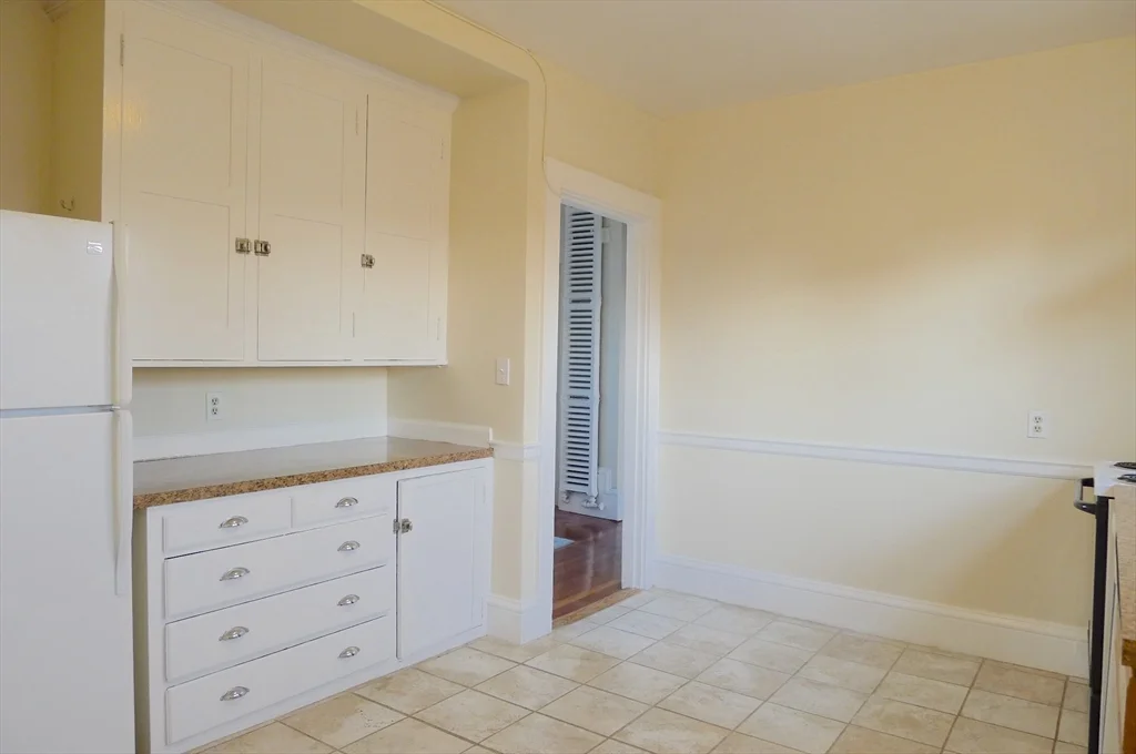 2 bed, 1 bath apartment for rent at 77 Hartford St Unit 2, Newton Highlands — photo 10 of 15