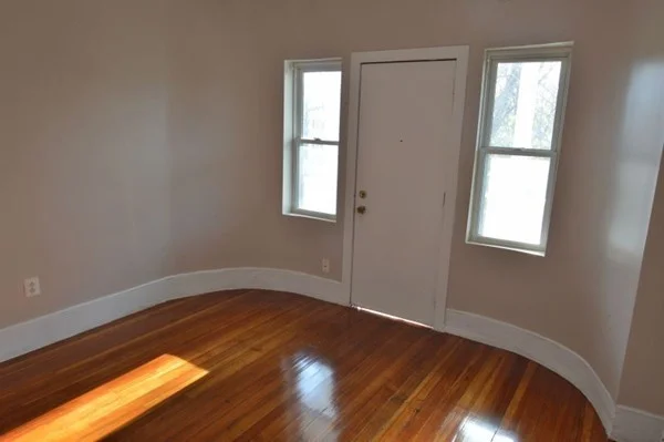 4 bed, 1 bath apartment for rent at 77 Holworthy St Unit 3, Roxbury — photo 4 of 4