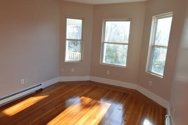 4 bed, 1 bath apartment for rent at 77 Holworthy St Unit 3, Roxbury — photo 3 of 4