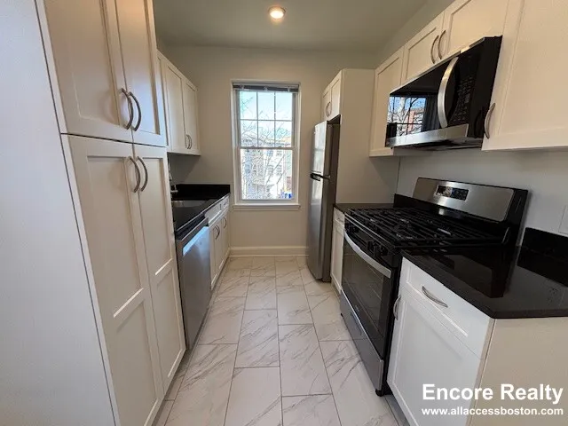 Studio bed, 1 bath apartment for rent at 77 Kilsyth Rd Unit 12A, Brighton — photo 3 of 10