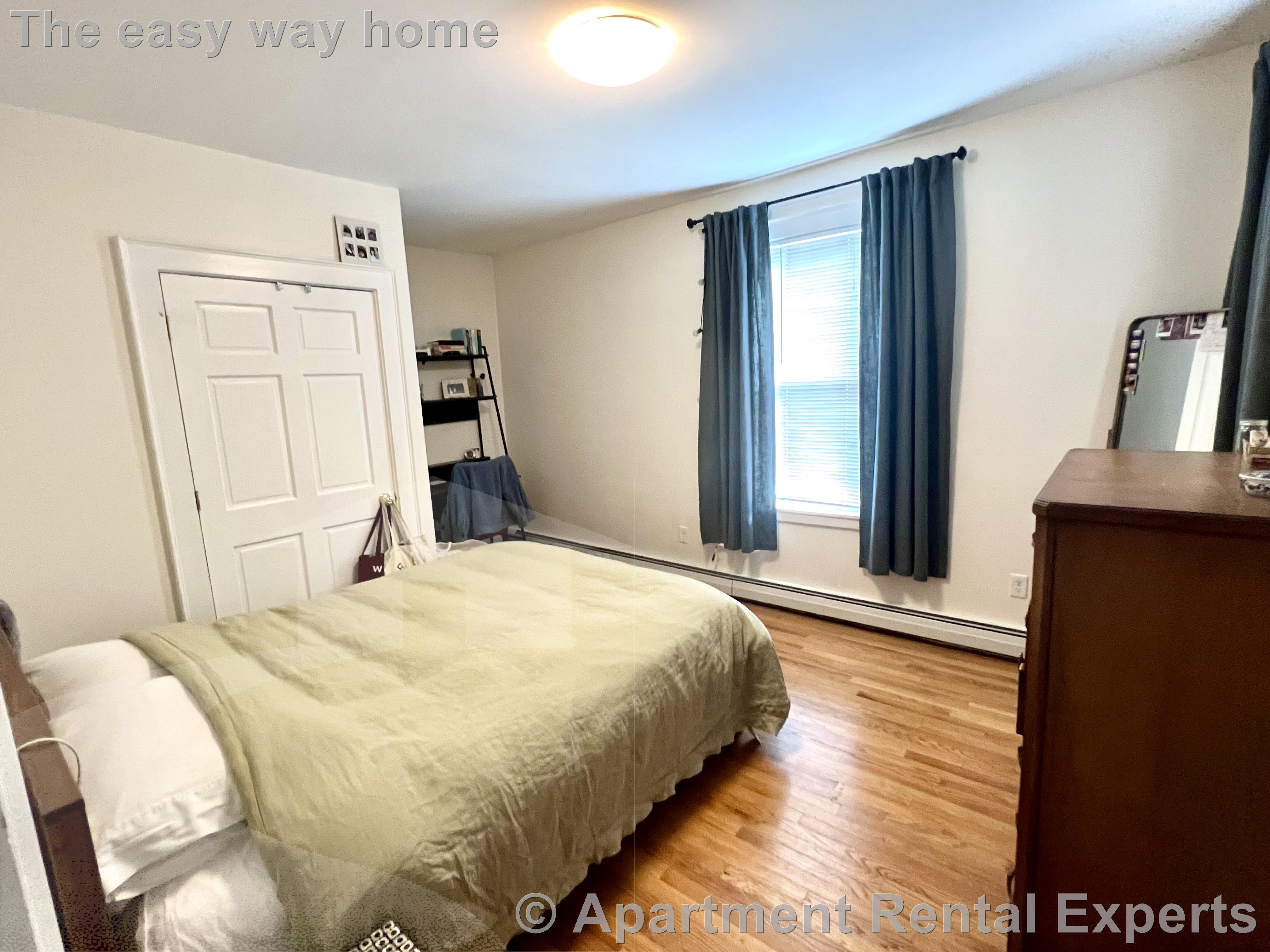 3 bed, 1 bath apartment for rent at 77 Kinnaird St Unit 2, Riverside — photo 12 of 18