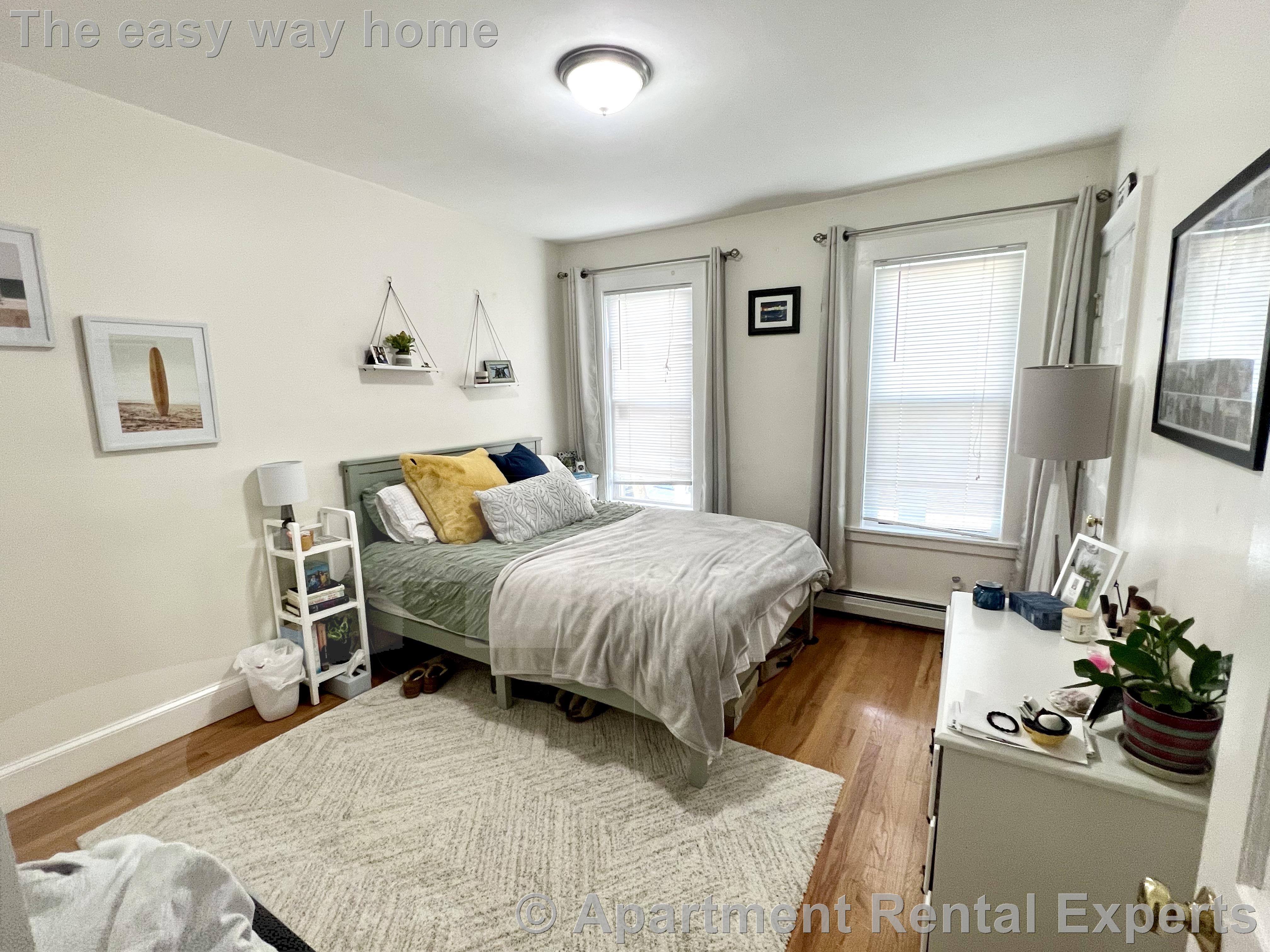 3 bed, 1 bath apartment for rent at 77 Kinnaird St Unit 2, Riverside — photo 11 of 18