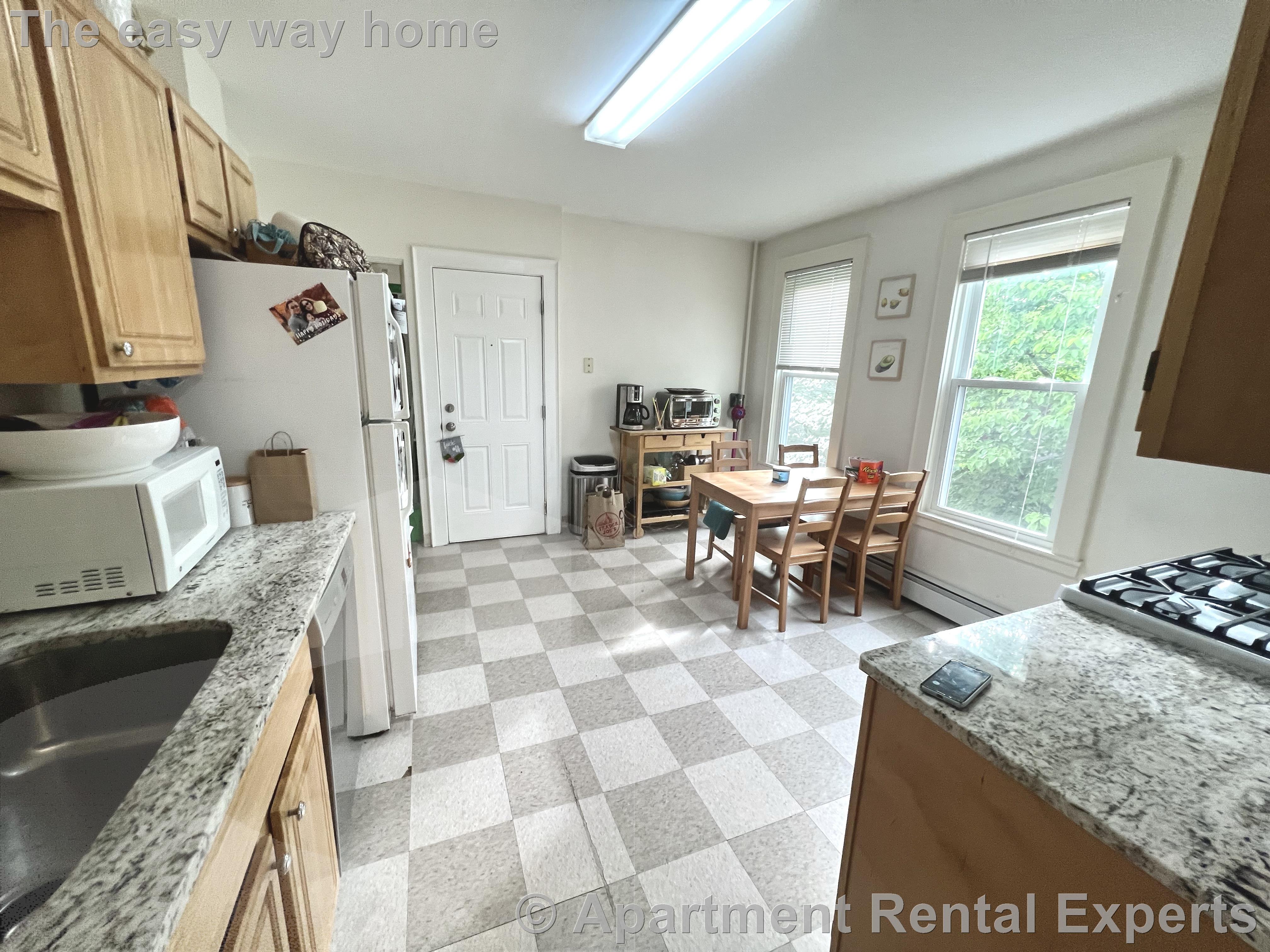 3 bed, 1 bath apartment for rent at 77 Kinnaird St Unit 2, Riverside — photo 1 of 18