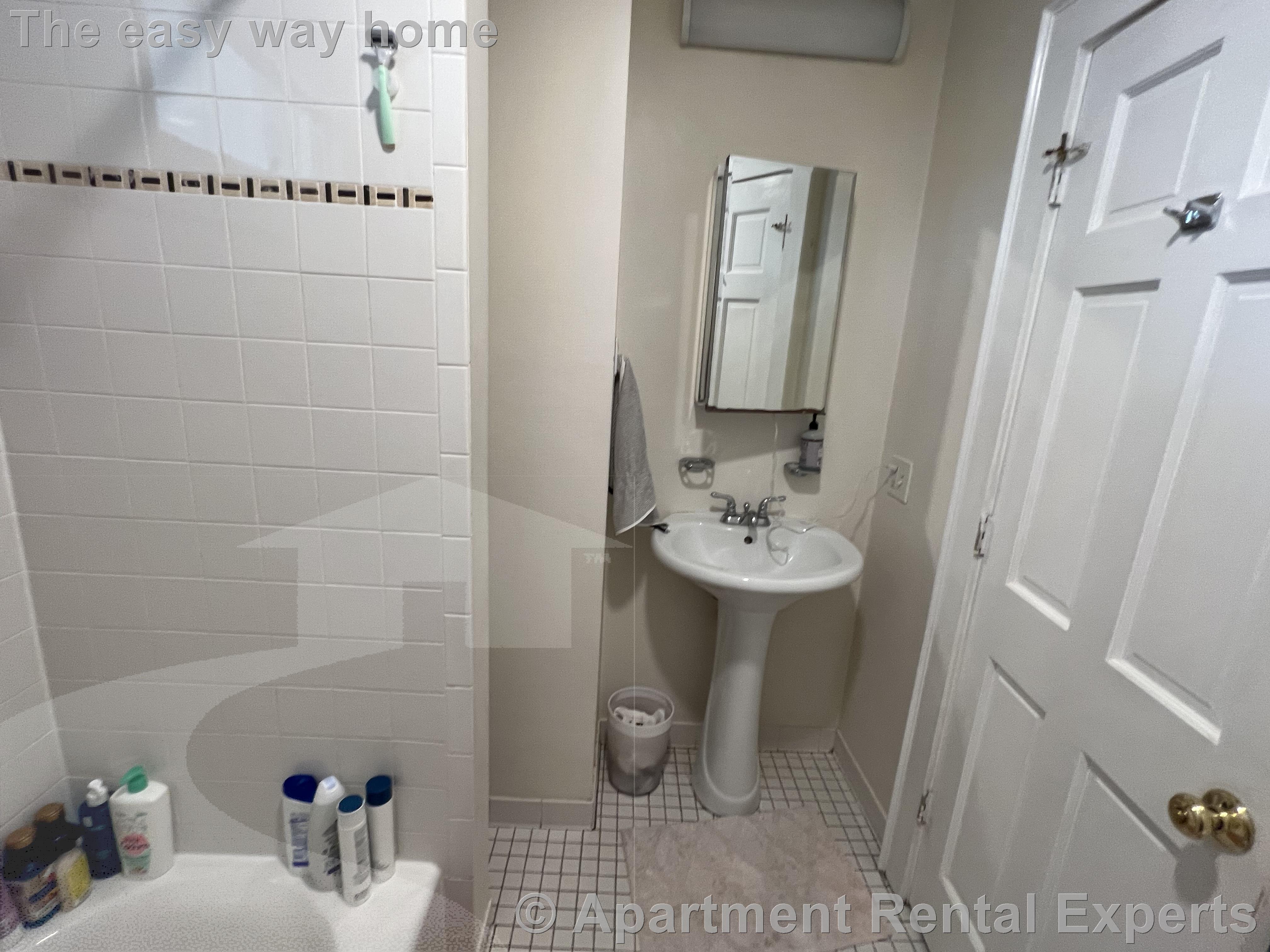 3 bed, 1 bath apartment for rent at 77 Kinnaird St Unit 2, Riverside — photo 13 of 18