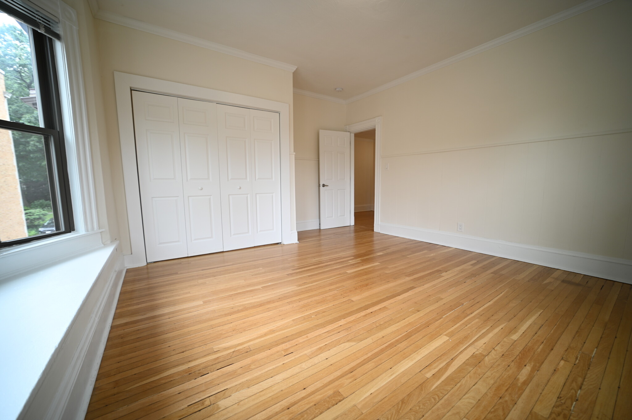 3 bed, 1 bath apartment for rent at 77 Lanark Rd Unit 2, Brighton — photo 3 of 12