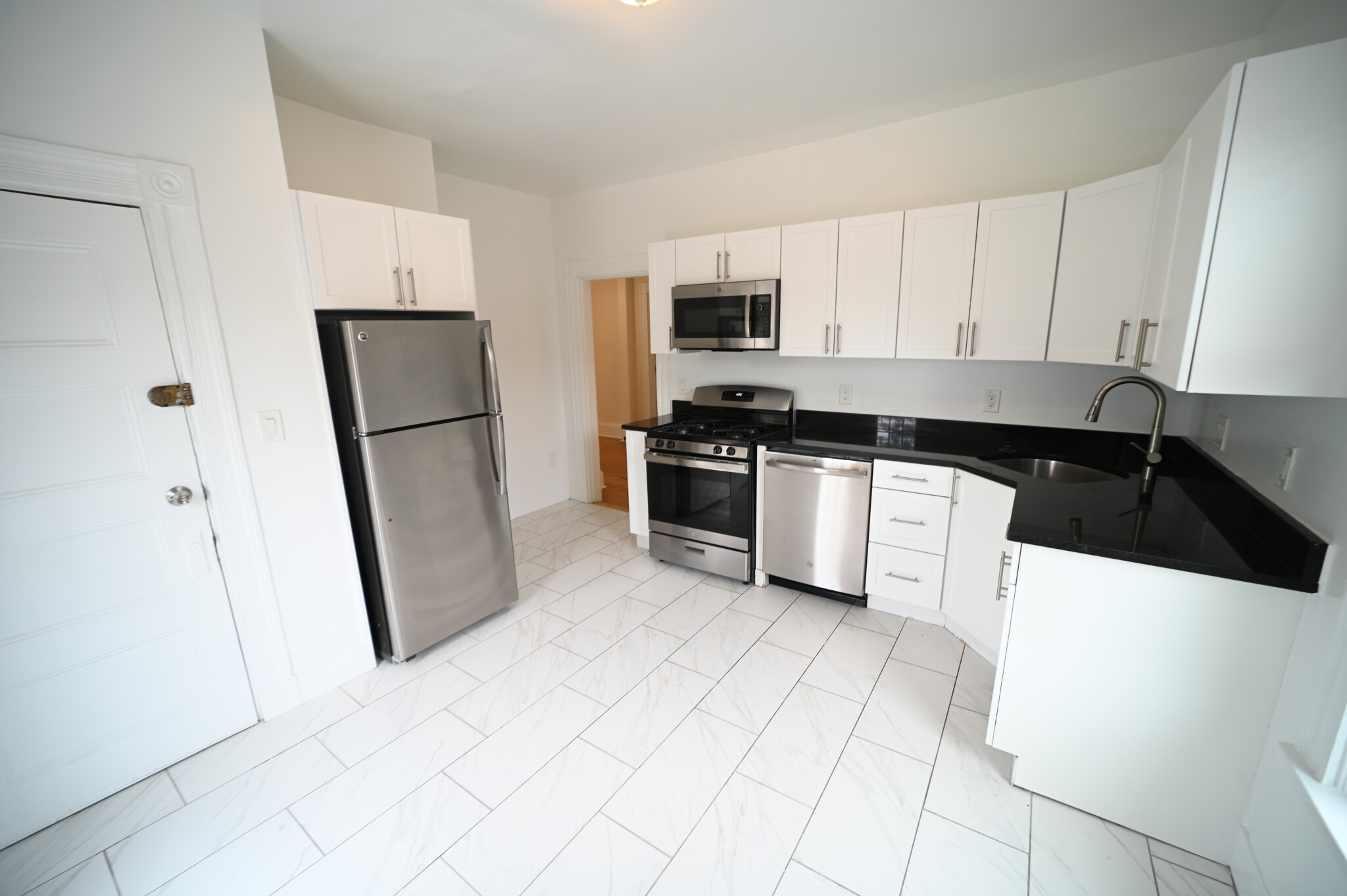 3 bed, 1 bath apartment for rent at 77 Lanark Rd Unit 2, Brighton — photo 11 of 12