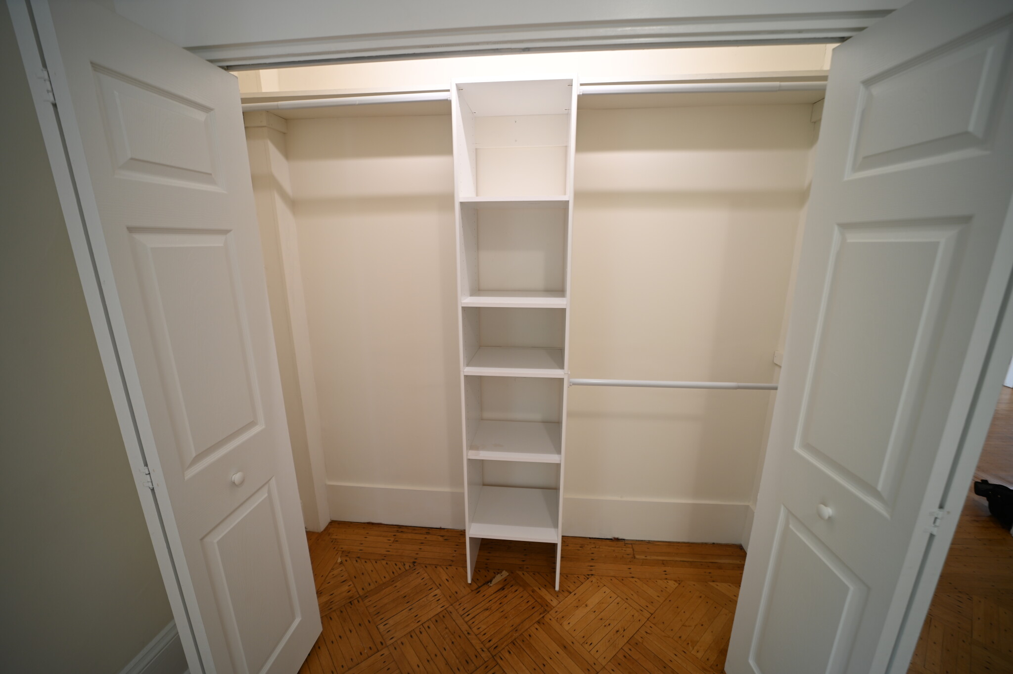 3 bed, 1 bath apartment for rent at 77 Lanark Rd Unit 2, Brighton — photo 4 of 12