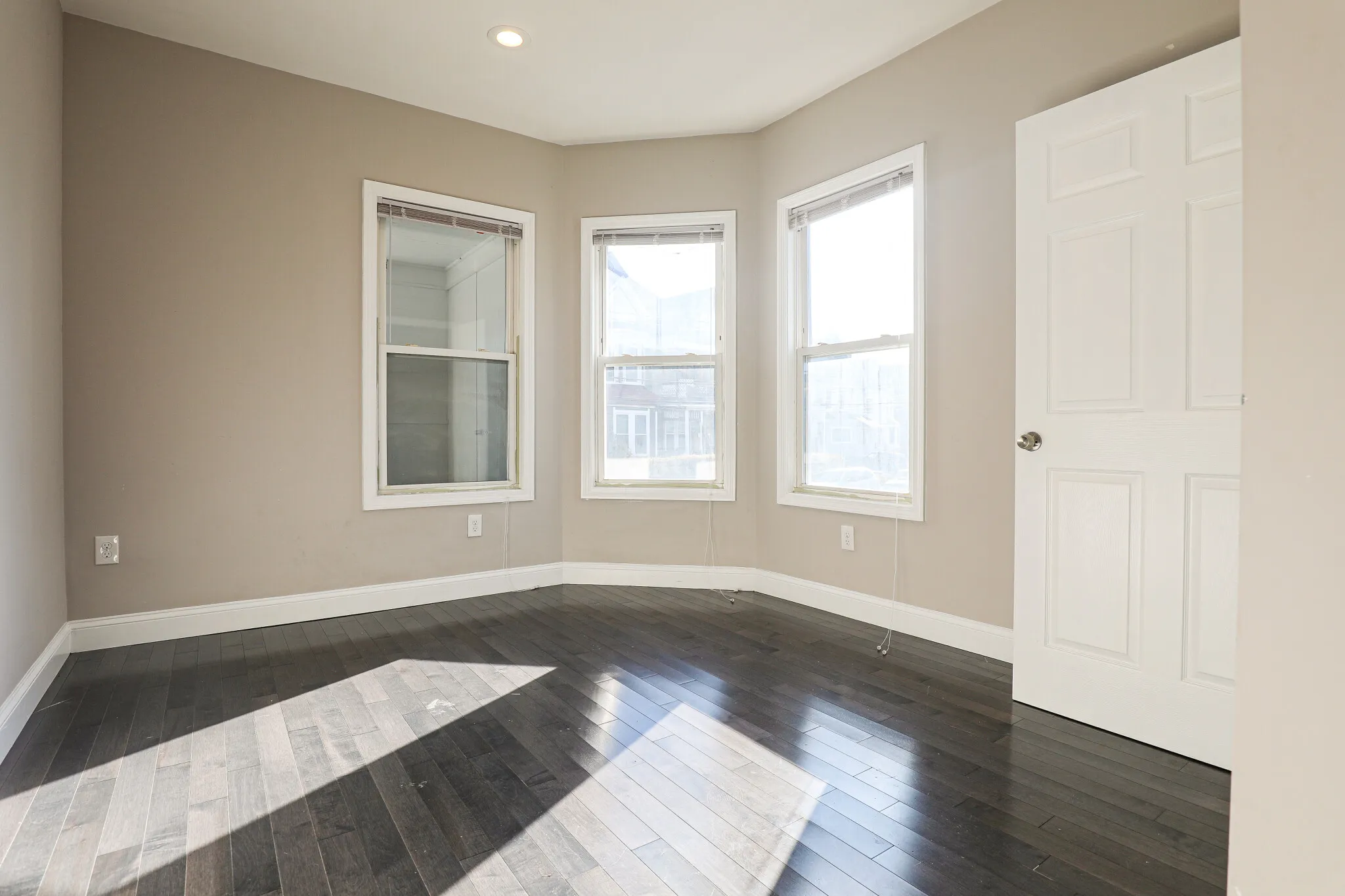 3 bed, 1.5 bath apartment for rent at 77 Linden St Unit 1, Brighton — photo 5 of 11