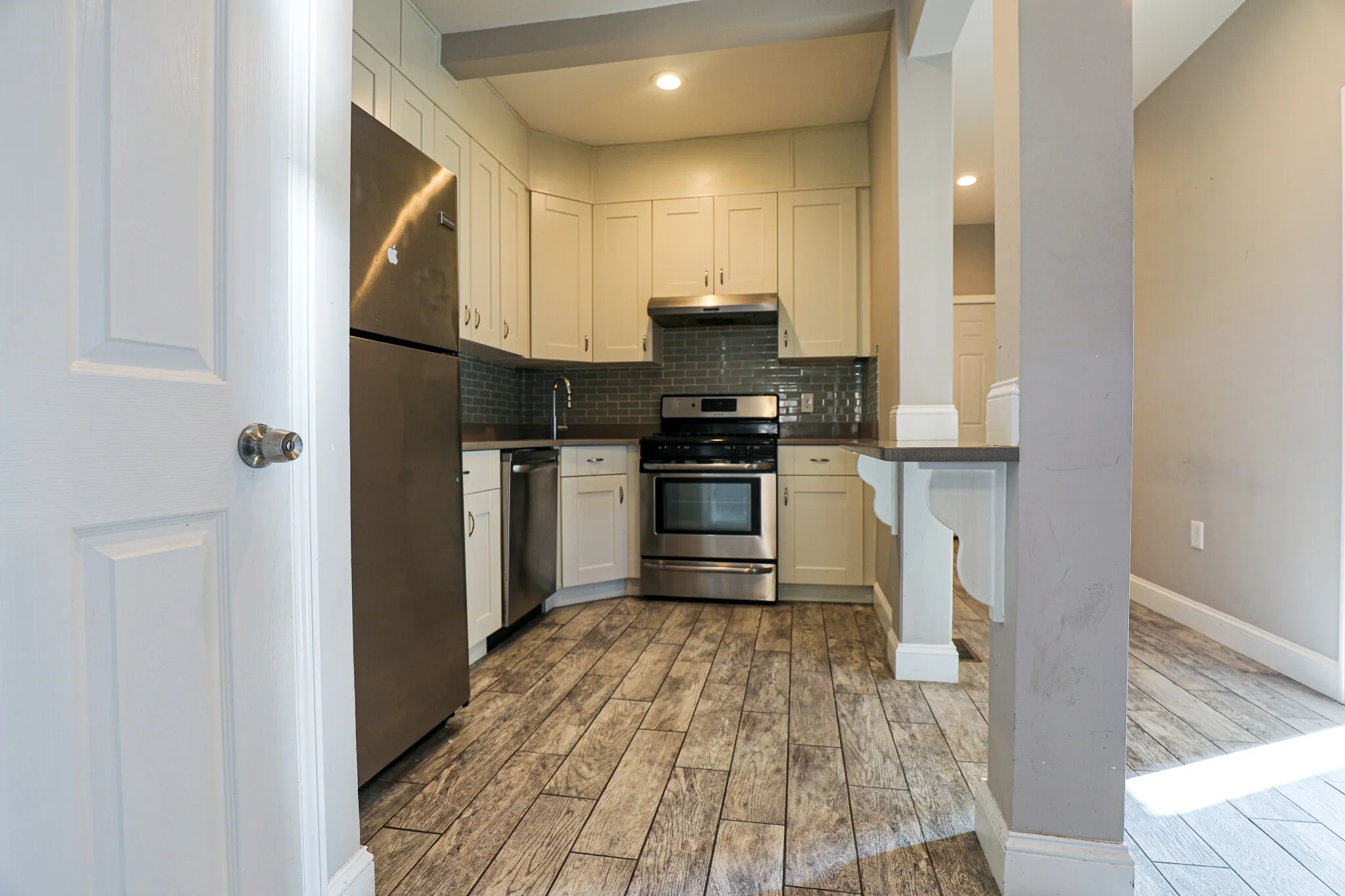 3 bed, 1.5 bath apartment for rent at 77 Linden St Unit 1, Brighton — photo 3 of 11