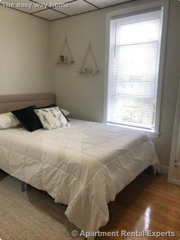 3 bed, 1 bath apartment for rent at 77 Lyman Ave Unit 2, Tufts — photo 6 of 10