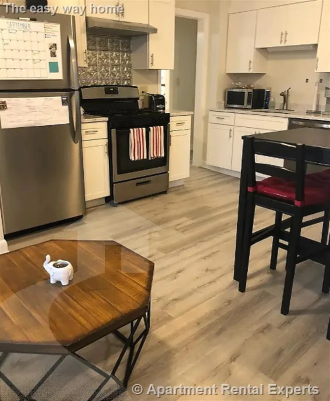3 bed, 1 bath apartment for rent at 77 Lyman Ave Unit 2, Tufts