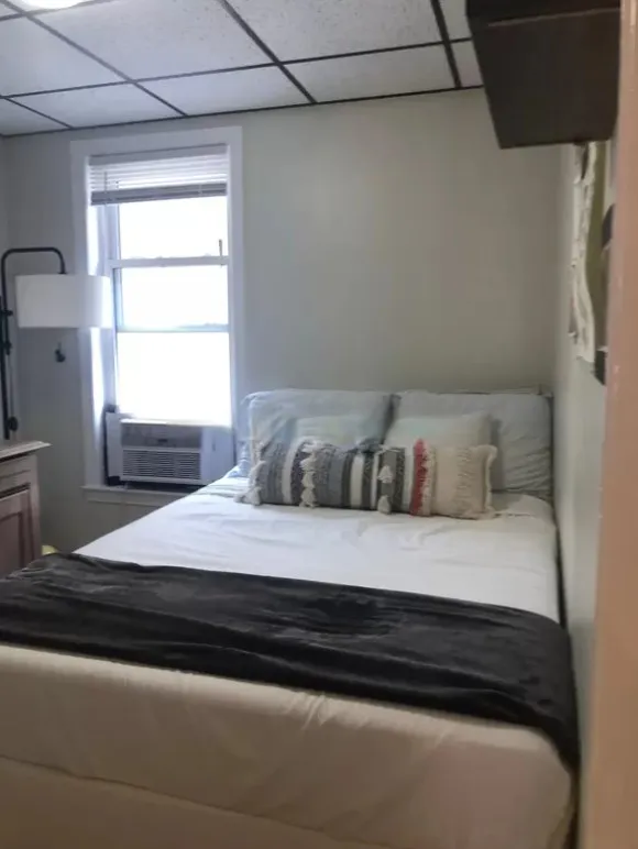 4 bed, 1 bath apartment for rent at 77 Lyman Ave Unit B, Medford — photo 8 of 15