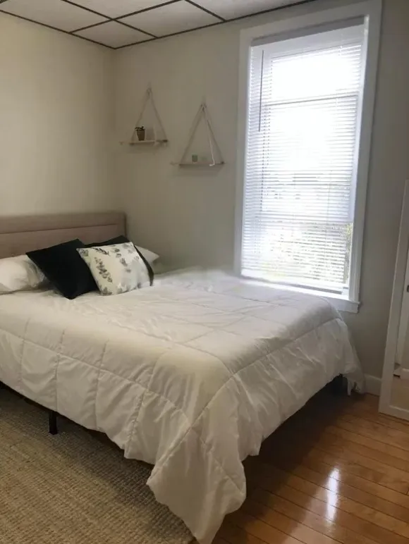 4 bed, 1 bath apartment for rent at 77 Lyman Ave Unit B, Medford — photo 9 of 15