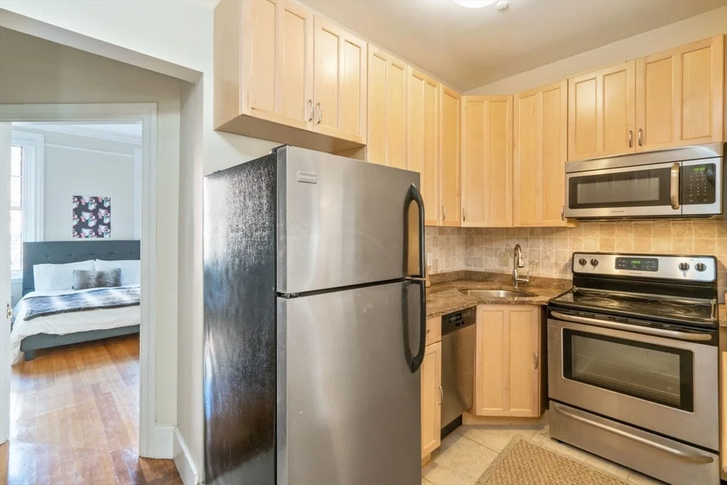 2 bed, 1 bath apartment for rent at 77 Marlborough St Unit 2, Back Bay — photo 6 of 15