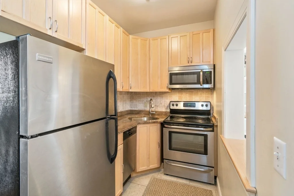 2 bed, 1 bath apartment for rent at 77 Marlborough St Unit 2, Back Bay — photo 5 of 15