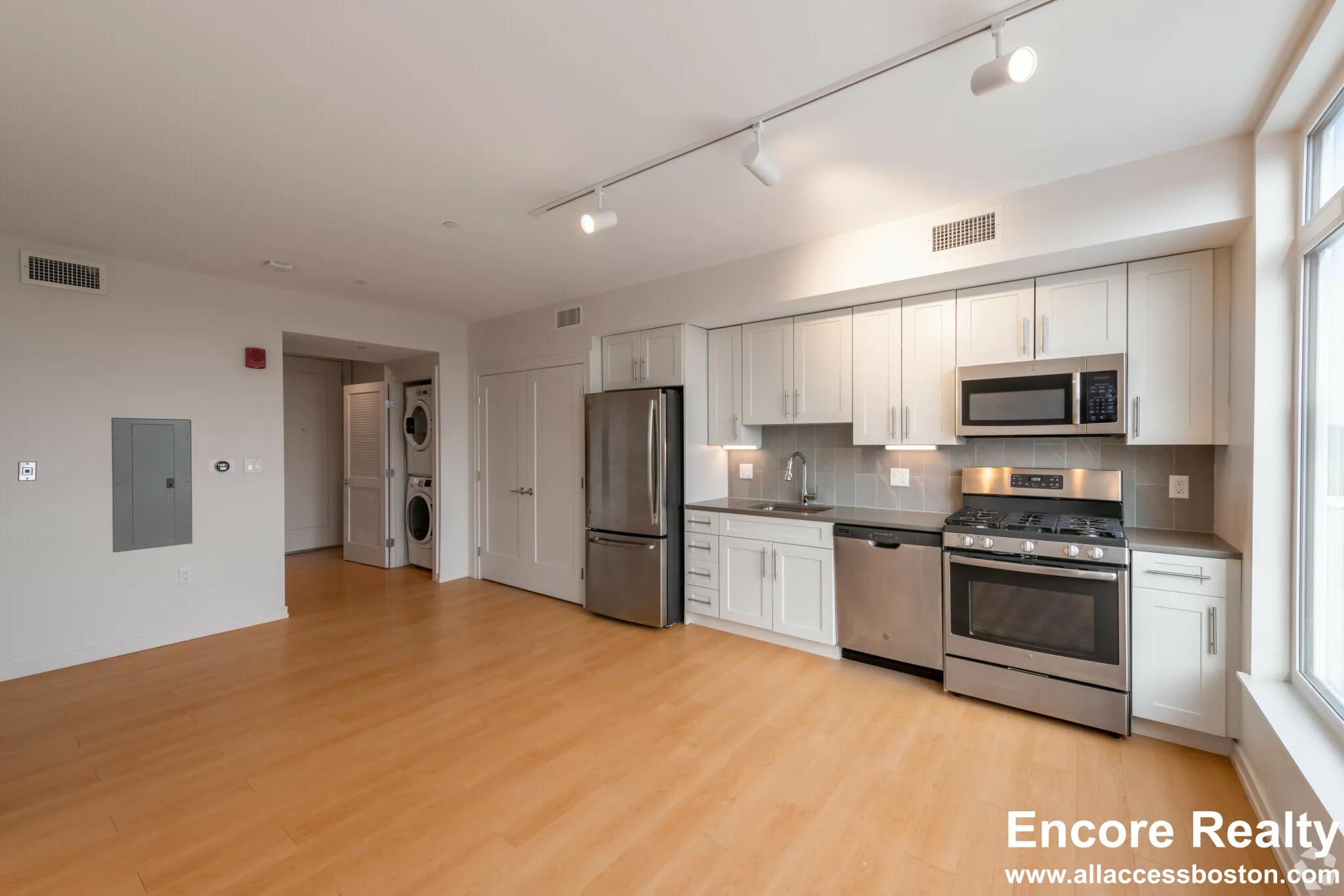 3 bed, 2 bath apartment for rent at 77 New St Unit 225, Neighborhood Nine — photo 19 of 67