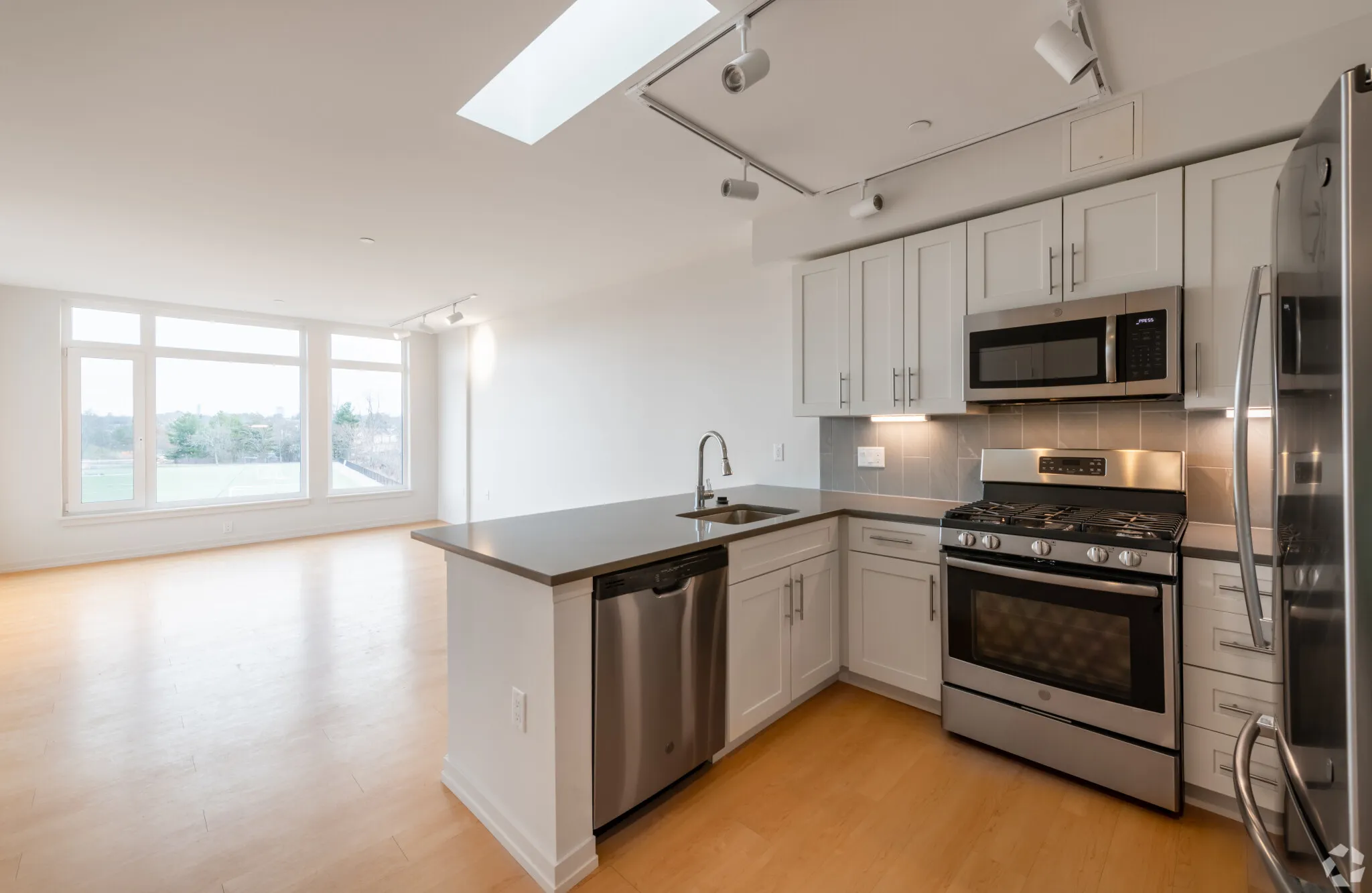 3 bed, 2 bath apartment for rent at 77 New St Unit 225, Neighborhood Nine — photo 43 of 67