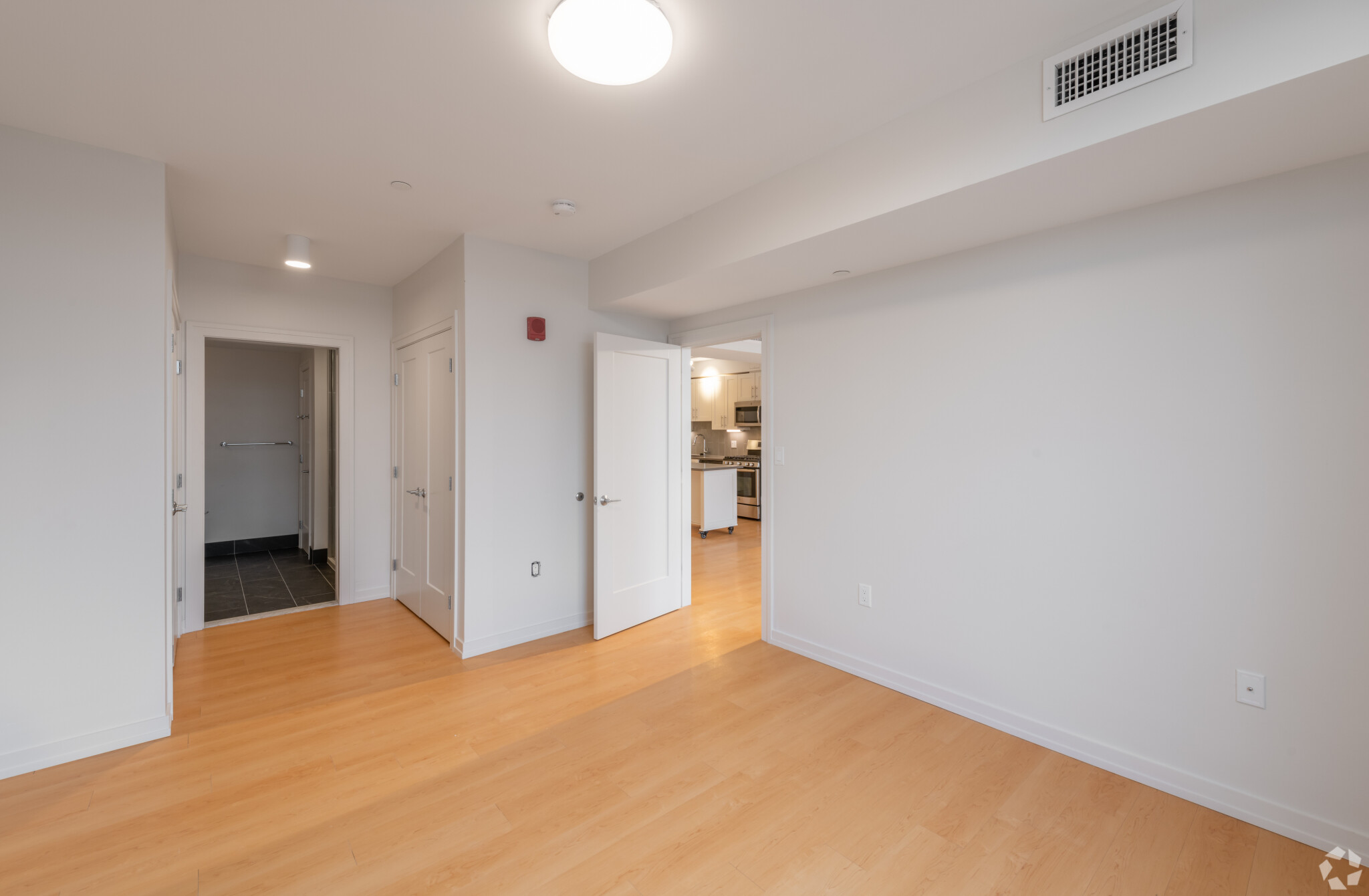 3 bed, 2 bath apartment for rent at 77 New St Unit C325, Neighborhood Nine — photo 25 of 36