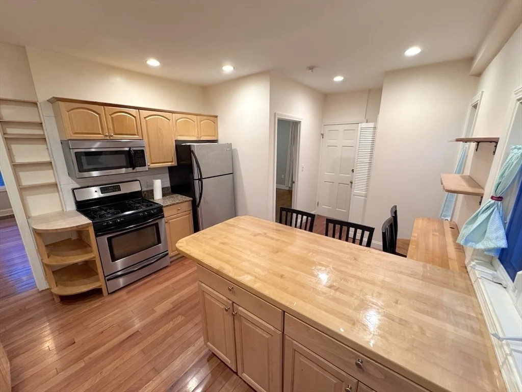 2 bed, 1 bath apartment for rent at 77 Park Ave Unit 1, Cambridge — photo 9 of 28