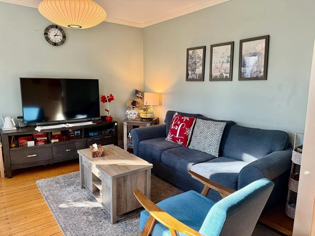 2 bed, 1 bath apartment for rent at 77 Park Ave Unit 1, Cambridge — photo 3 of 28