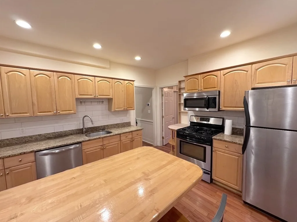 2 bed, 1 bath apartment for rent at 77 Park Ave Unit 1, Cambridge — photo 8 of 28