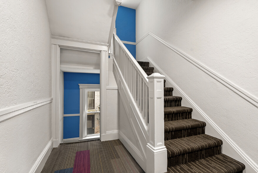 2 bed, 1 bath apartment for rent at 77 Park Dr Unit 21, Fenway — photo 8 of 8