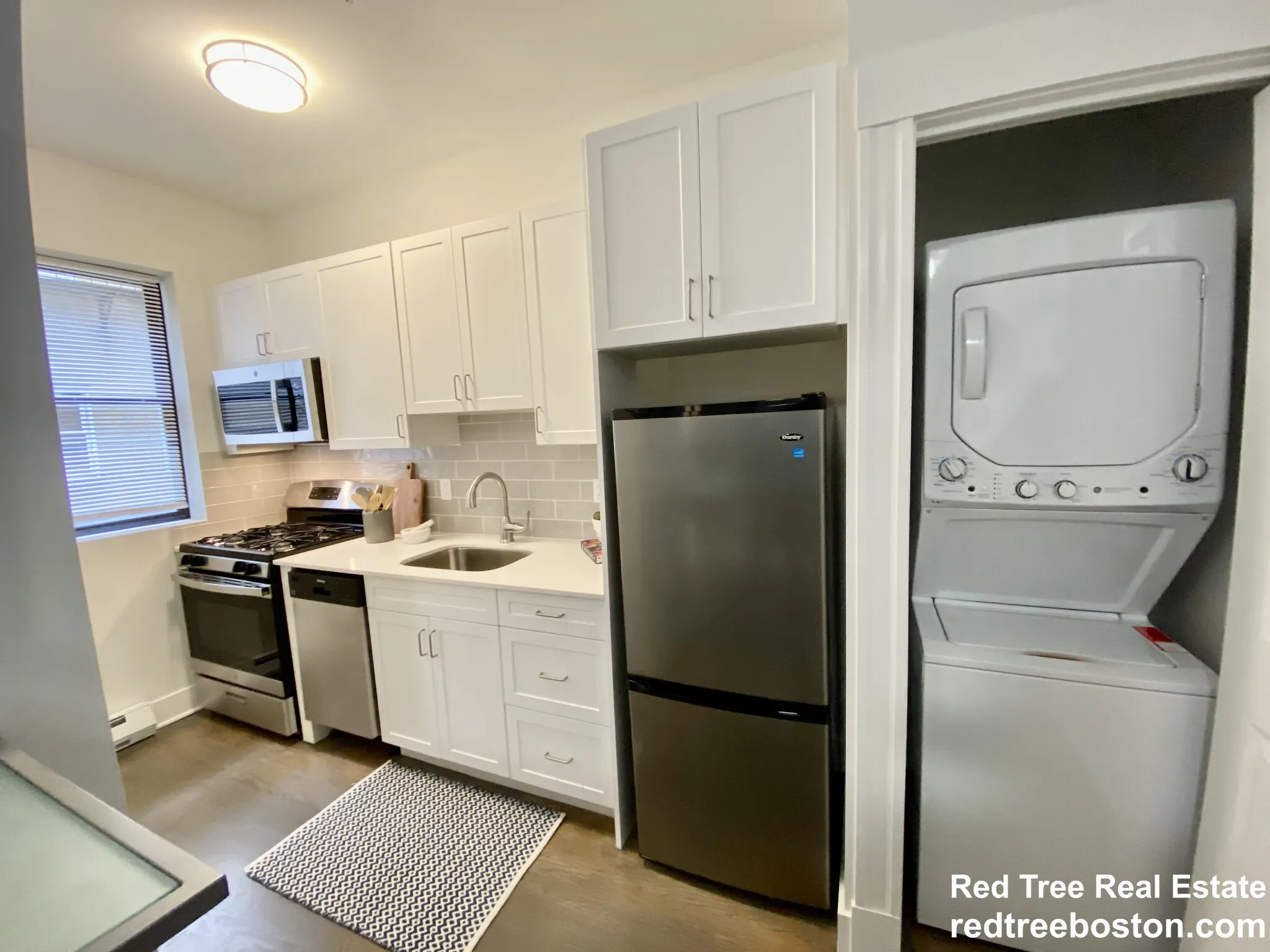 2 bed, 1 bath apartment for rent at 77 Park Dr Unit 8, Fenway — photo 4 of 13