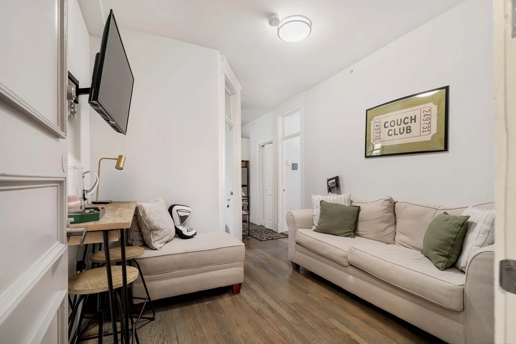 2 bed, 1 bath apartment for rent at 77 Park Dr Unit 9, Fenway — photo 4 of 18