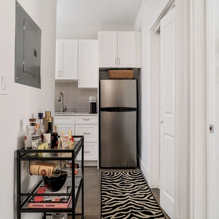2 bed, 1 bath apartment for rent at 77 Park Dr Unit 9, Fenway — photo 2 of 18