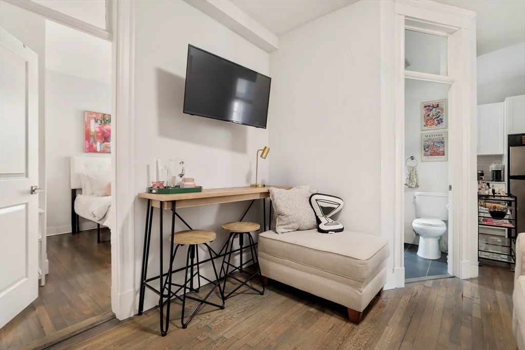 2 bed, 1 bath apartment for rent at 77 Park Dr Unit 9, Fenway — photo 5 of 18